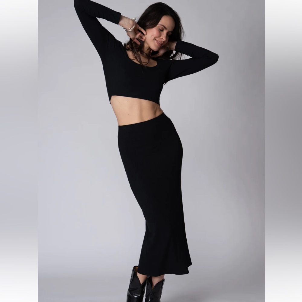 THE CLASSIC RIB SKIRT in Charcoal (XSl)